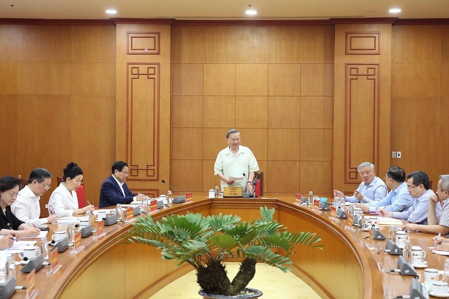 Tổng Bí thư: Sớm ban hành tiêu chuẩn, phân loại đơn vị hành chính