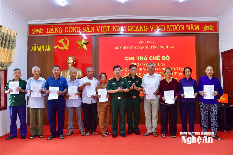 861 đối tượng chính sách ở Nghệ An được chi trả trợ cấp 1 lần theo các Quyết định 142, 62, 49 của Thủ tướng Chính phủ