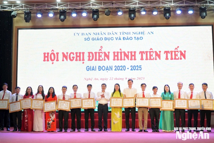 Ngành giáo dục Nghệ An biểu dương 87 tập thể và cá nhân điển hình tiên tiến