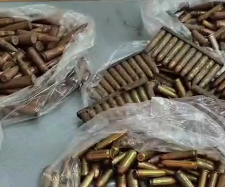 Dọn nhà, người dân phát hiện 1.400 viên đạn các loại