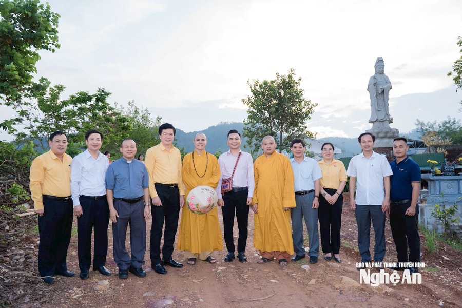 Lễ khởi công trùng tu, tôn tạo Chùa Lối, xã Vạn An