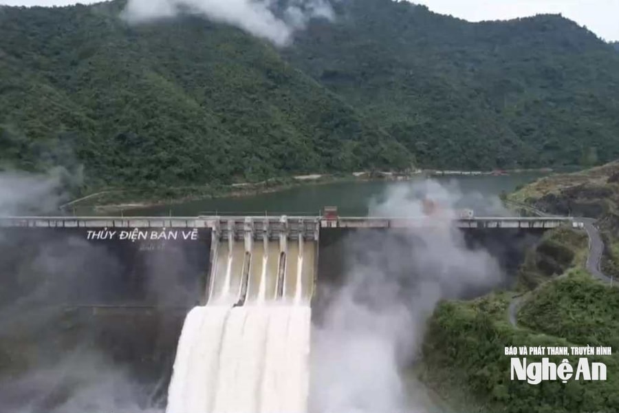 Xả nước hồ thủy điện Bản Vẽ để ứng phó với bão số 9