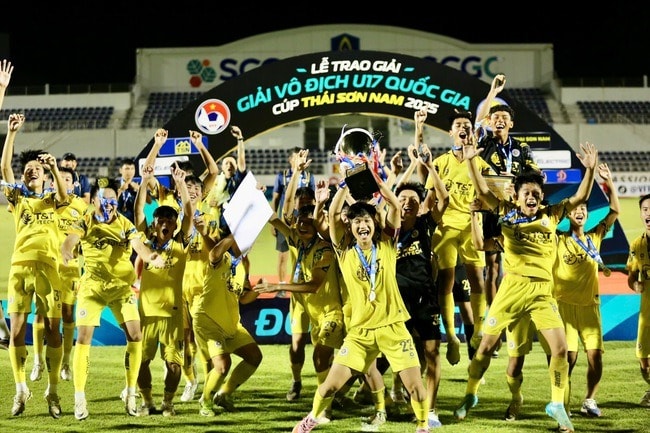 U17 Hà Nội bảo vệ thành công ngôi vô địch quốc gia; Bị quy kết dùng cầu thủ không hợp lệ, Malaysia có thể bị xử thua đến 4 trận