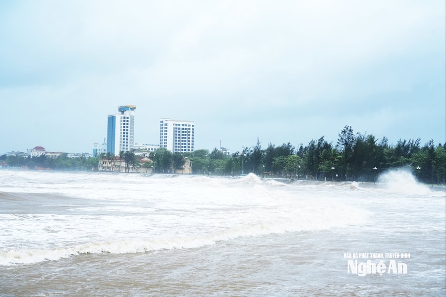 Dự báo thời tiết Nghệ An ngày 6/10: Toàn tỉnh có mưa rào và dông, vùng ven biển gió mạnh