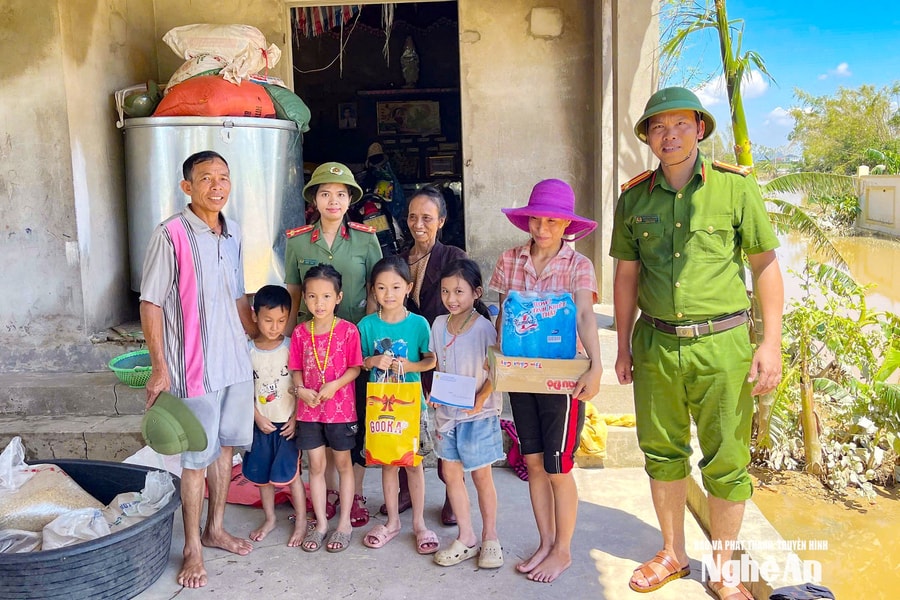 Trung thu ấm tình sẻ chia