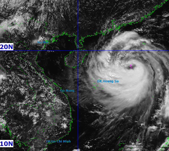 TIN NHANH VỀ BÃO SỐ 11 (lúc 12 giờ ngày 4/10): Vị trí tâm bão cách đặc khu Hoàng Sa khoảng 370km về phía Đông Đông Bắc