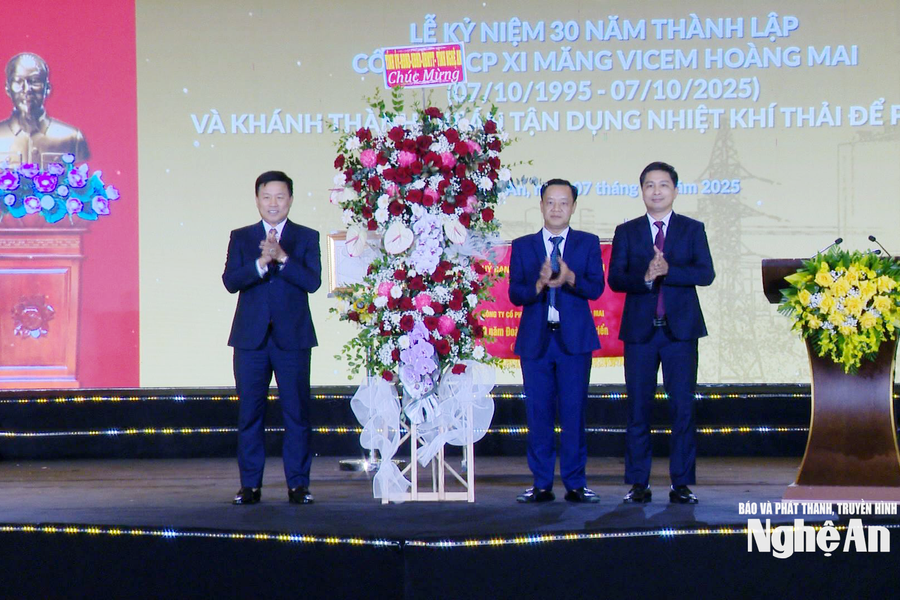 Công ty Cổ phần Xi măng Vicem Hoàng Mai kỷ niệm 30 năm ngày thành lập