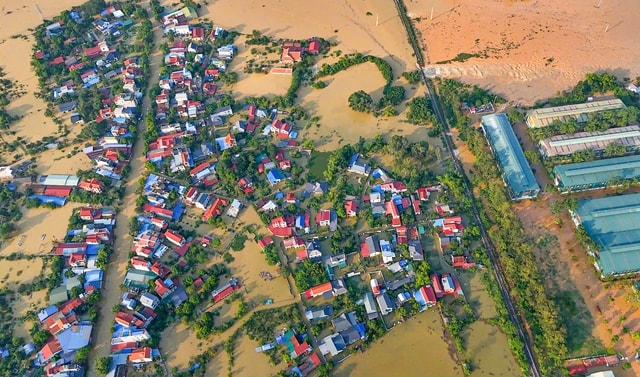 Tin lũ Hà Nội: Hà Nội di dời hơn 6500 người dân khỏi vùng nguy hiểm