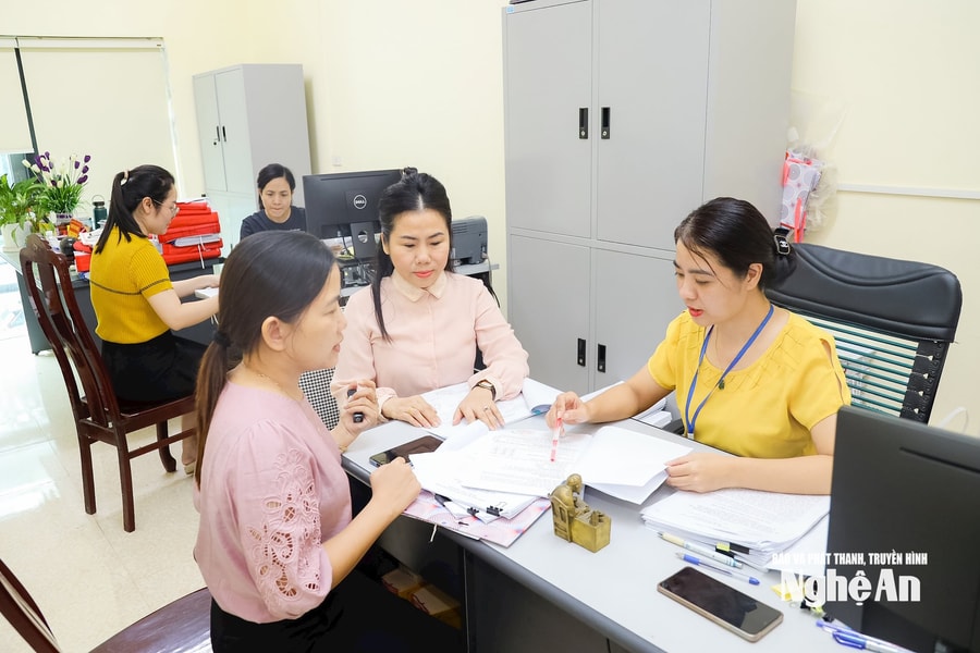 Infographic: Quy định nâng lương trước hạn sau khi sáp nhập đơn vị hành chính