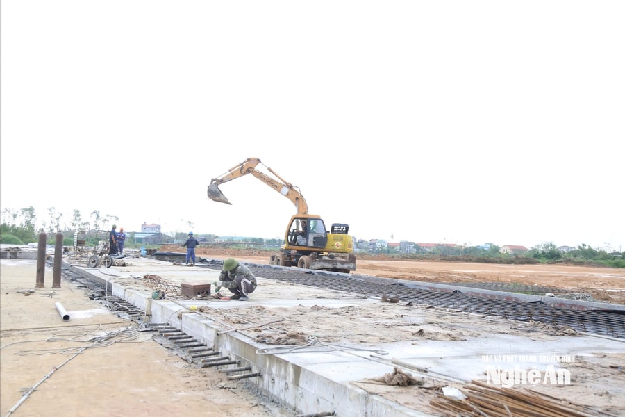 Gấp rút thi công dự án nâng cấp sân bay Vinh, kịp thời đưa vào hoạt động dịp cao điểm cuối năm