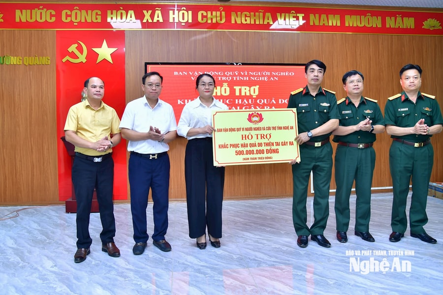 Ban vận động Quỹ vì người nghèo và cứu trợ tỉnh động viên, hỗ trợ người dân khắc phục hậu quả thiên tai