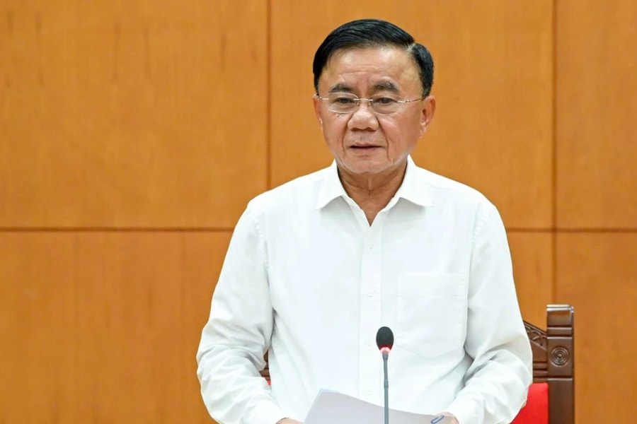 Quy định của Bộ Chính trị về phân cấp quản lý cán bộ và quy hoạch, bổ nhiệm, giới thiệu ứng cử, tạm đình chỉ công tác, cho thôi giữ chức vụ, từ chức, miễn nhiệm đối với cán bộ