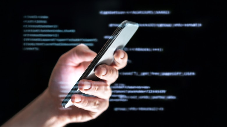 Apple treo thưởng 2 triệu USD cho ai hack được iPhone