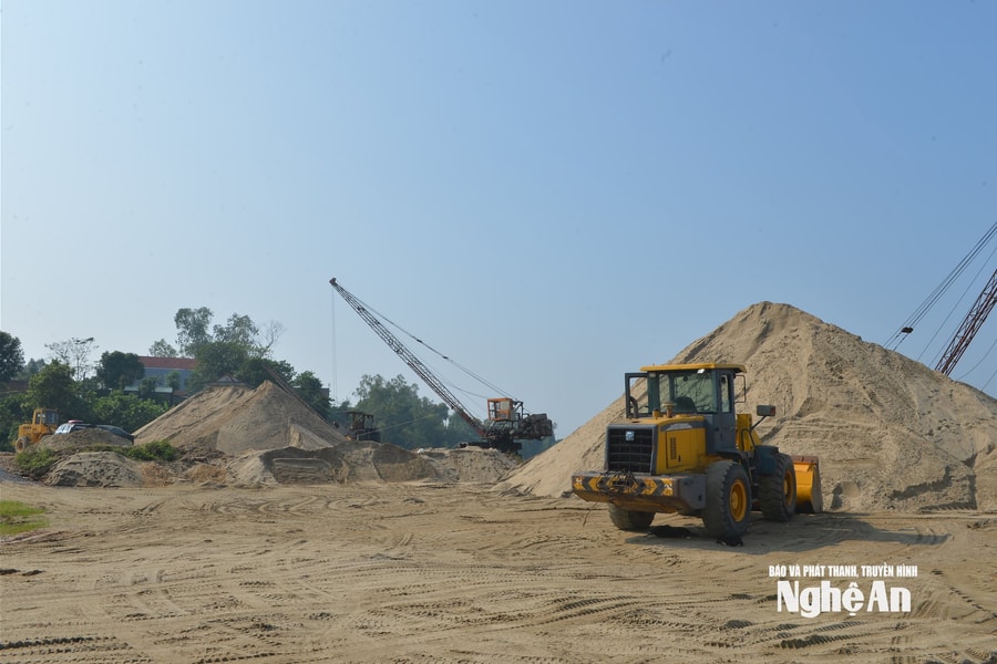 Cát xây dựng mất cân đối cung cầu và vấn đề quản lý khoáng sản