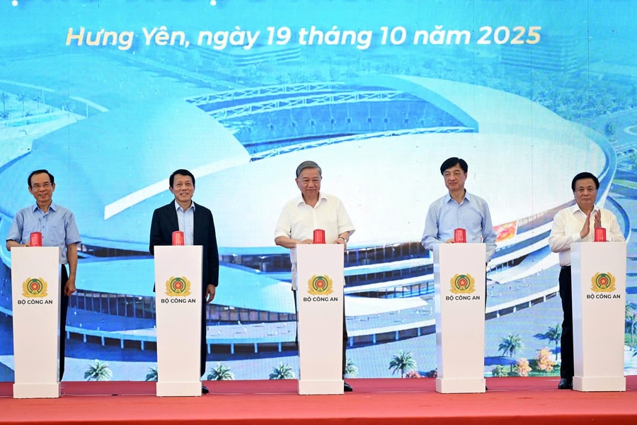 Tổng Bí thư Tô Lâm dự lễ khởi công xây dựng sân vận động tiên tiến hàng đầu thế giới