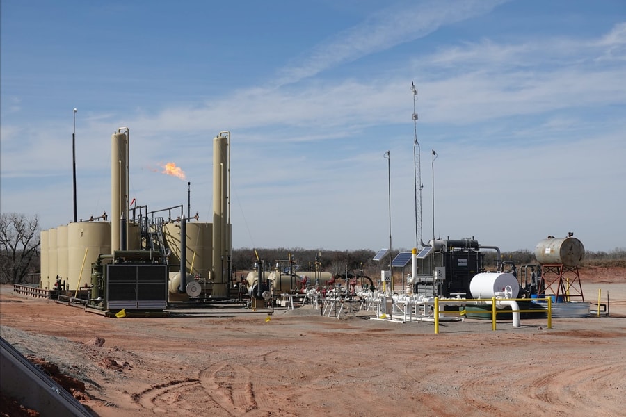 Giá xăng dầu hôm nay 21/10/2025: Giá dầu tiếp tục giảm