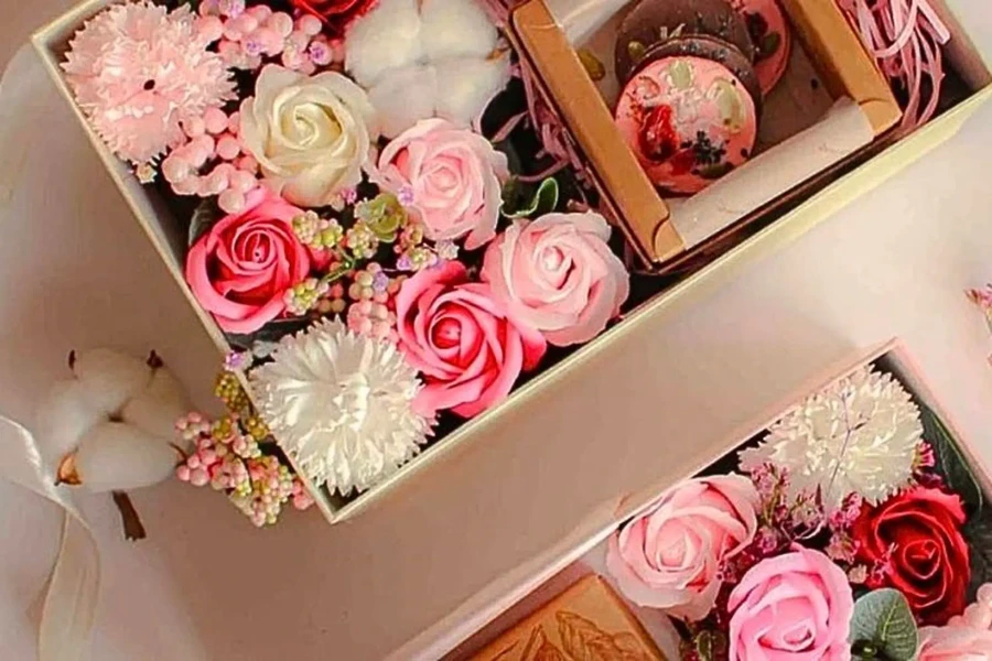 Thị trường quà tặng 20/10 năm nay vừa độc đáo vừa tiết kiệm