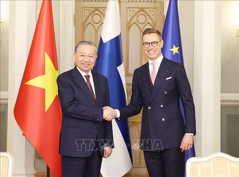 Tổng Bí thư Tô Lâm và Tổng thống Phần Lan chứng kiến Lễ ký kết các văn kiện hợp tác