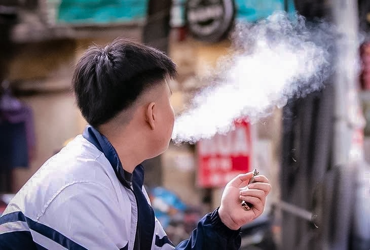 Thuốc lá điện tử đang ‘đầu độc’ tâm thần giới trẻ