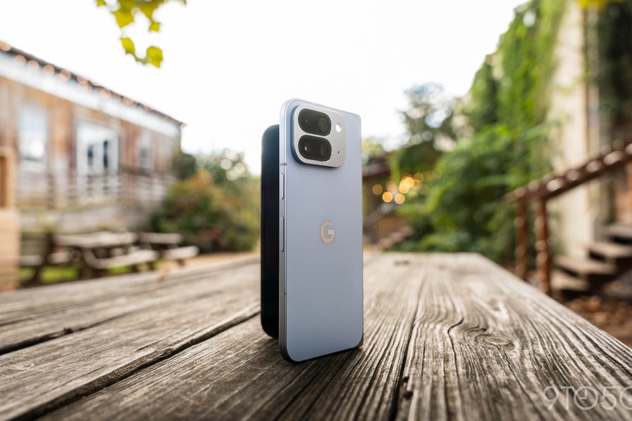 Giải mã Pixel 10 Pro Fold: bản lề IP68, Qi2 và Android 16