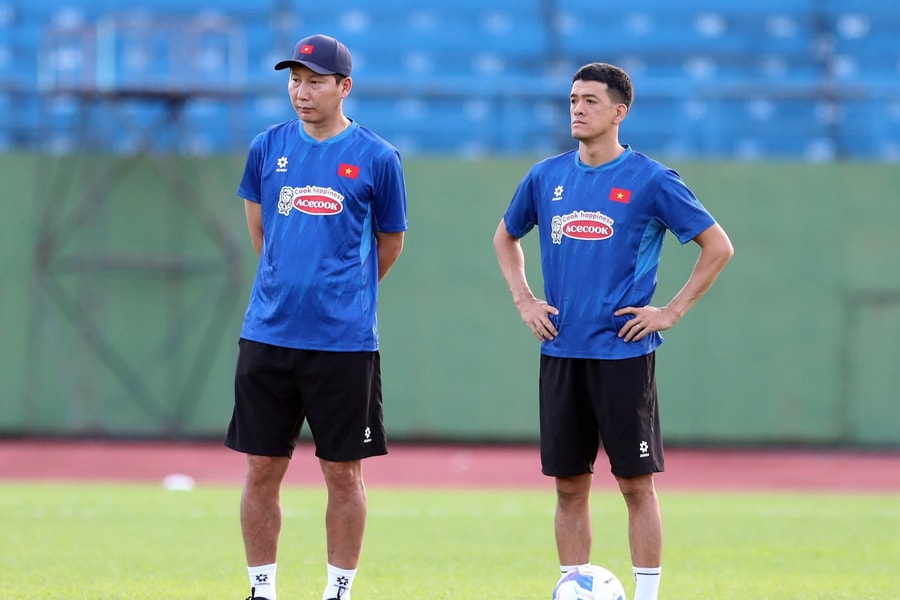 HLV Kim Sang-sik đừng sớm chốt bộ khung cho SEA Games 33; Bellingham sắm vai người hùng của Real Madrid