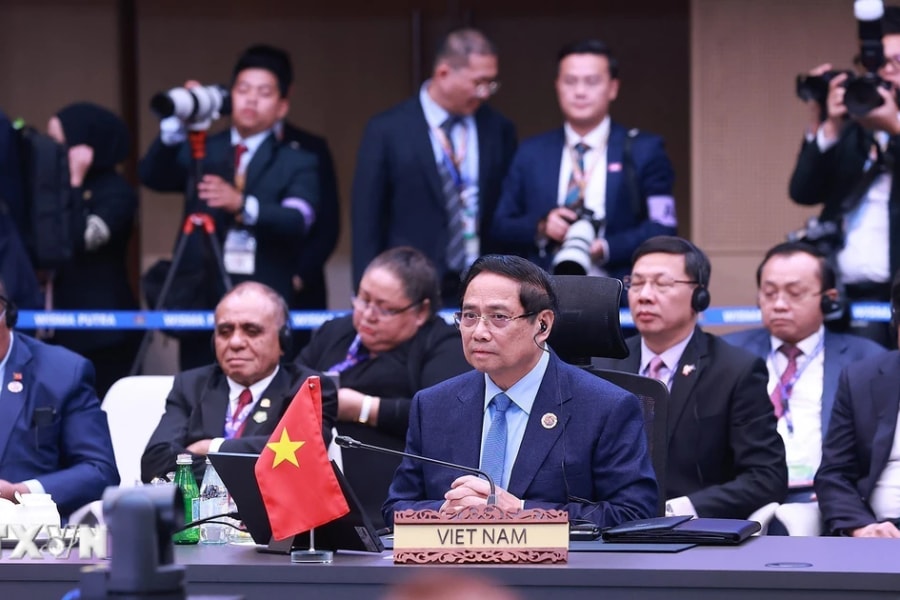 Thủ tướng Phạm Minh Chính gặp Thủ tướng Trung Quốc Lý Cường