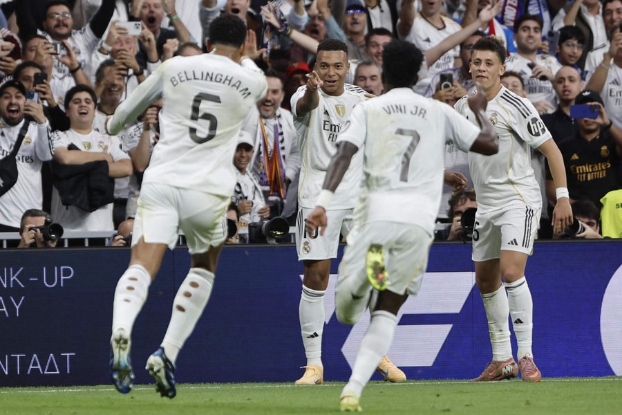 Real Madrid 2-1 Barcelona: Alonso thắng El Clasico đầu tay