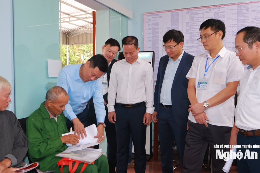 Phó Chủ tịch UBND tỉnh Nghệ An Hoàng Phú Hiền kiểm tra vận hành chính quyền địa phương 2 cấp tại các xã, phường