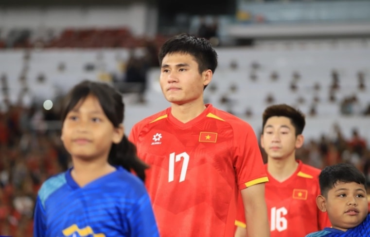 Phi Hoàng ghi bàn giúp Đà Nẵng hòa Nam Định 1-1 ở vòng 8