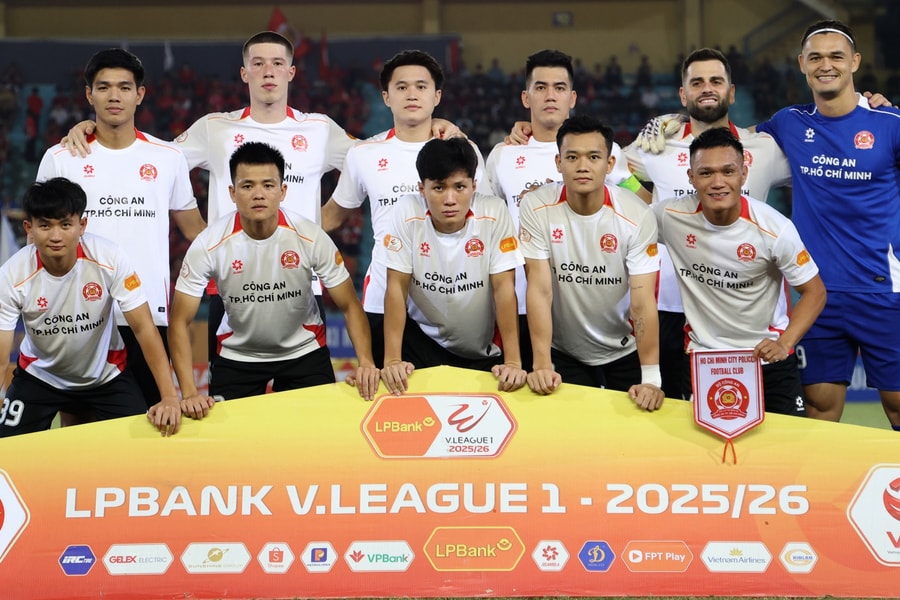 CA TPHCM thua 0-1 trước CAHN dù chơi hơn người tại Hàng Đẫy