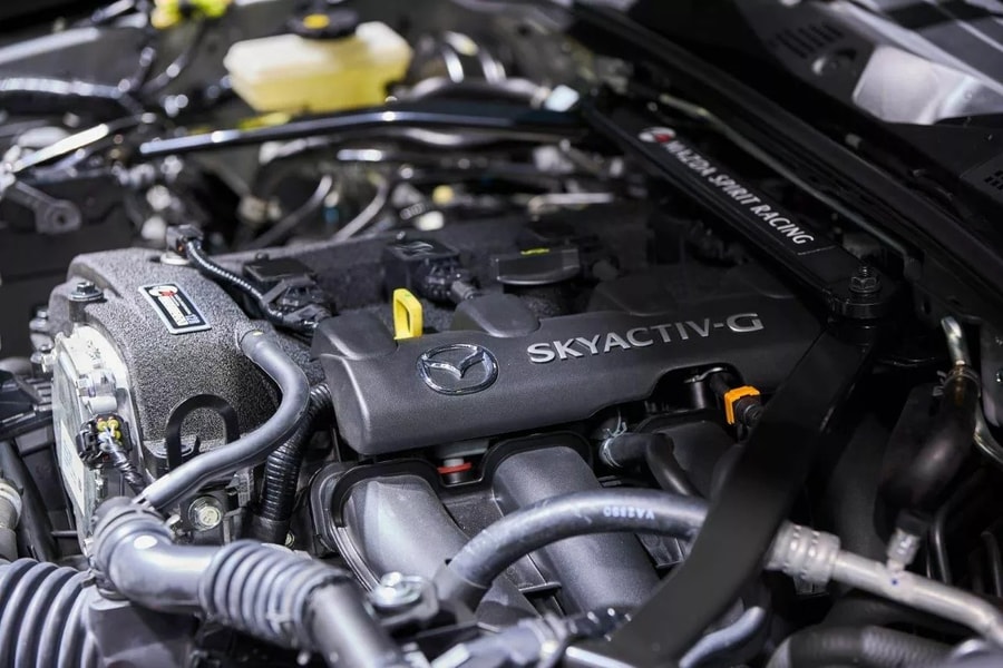 Mazda MX-5 Spirit Racing Roadster 12R: 197 mã lực, 200 xe