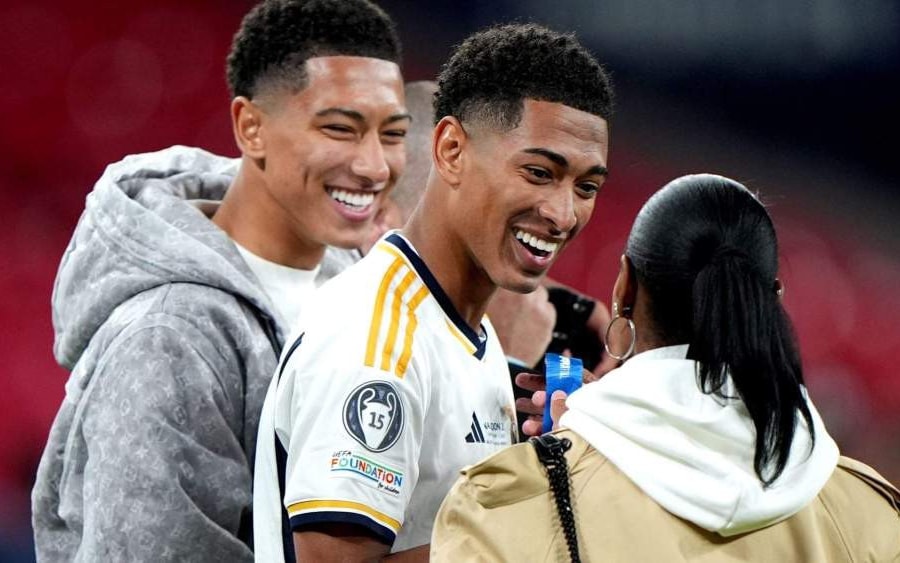 Jude Bellingham khuyên em trai ở Dortmund, không đến MU