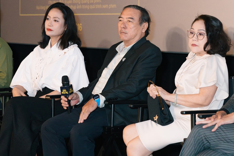 Ái Như kể trải nghiệm nằm trong quan tài, Ngọc Sơn hát ở đám tang