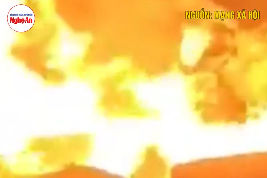 Kinh hoàng khoảnh khắc xe bồn phát nổ làm đường rung chuyển ở Hưng Yên