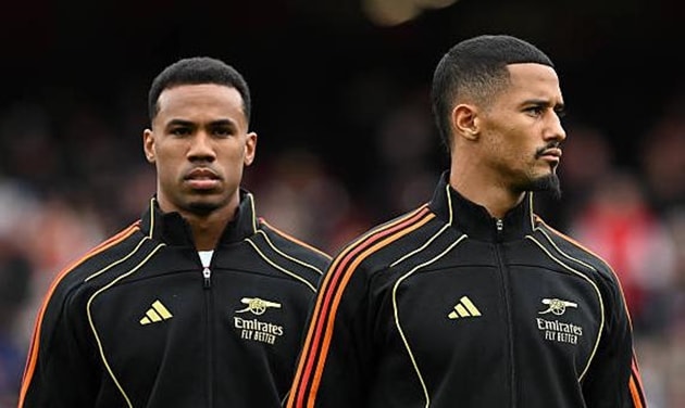 Saliba - Gabriel: nền tảng giúp Arsenal vươn tầm mùa này