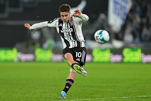 Chuyển nhượng: Chelsea dẫn đầu đua chiêu mộ Kenan Yildiz