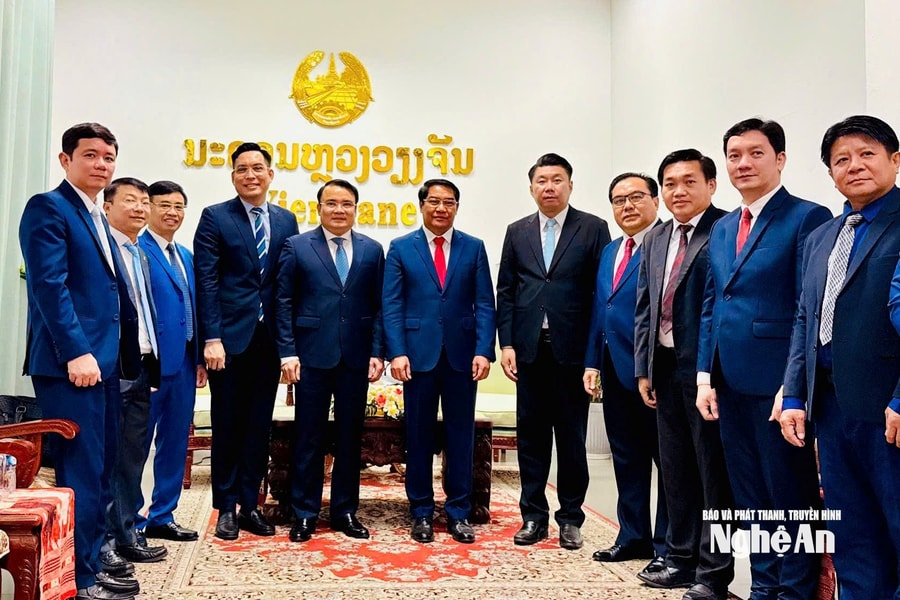 Đoàn đại biểu tỉnh Nghệ An thăm, làm việc với lãnh đạo Thủ đô Viêng Chăn