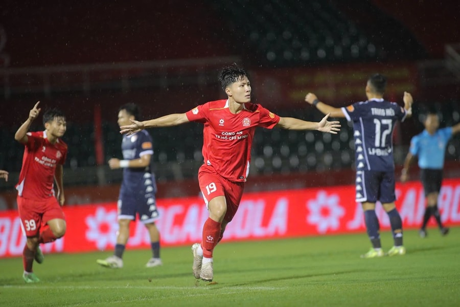 Đặng Văn Lâm chơi không hay, Ninh Bình gây thất vọng; MU đứt mạch thắng, Arsenal giữ vững ngôi đầu Premier League