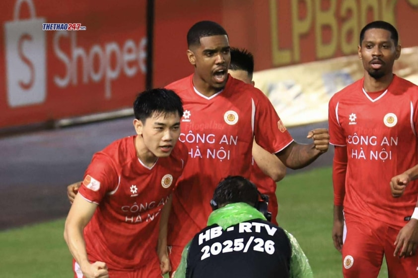 CAHN thắng PVF-CAND 2-0, HLV Polking nói về kiểm soát