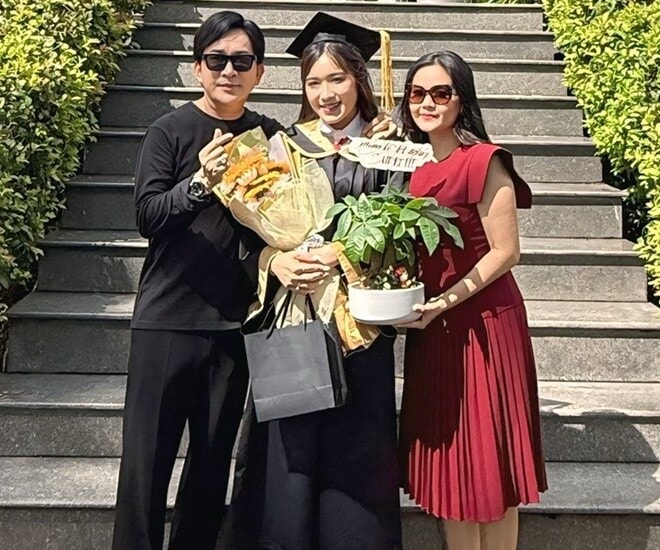 Kim Tử Long và vợ Trinh Trinh mừng con gái tốt nghiệp đại học