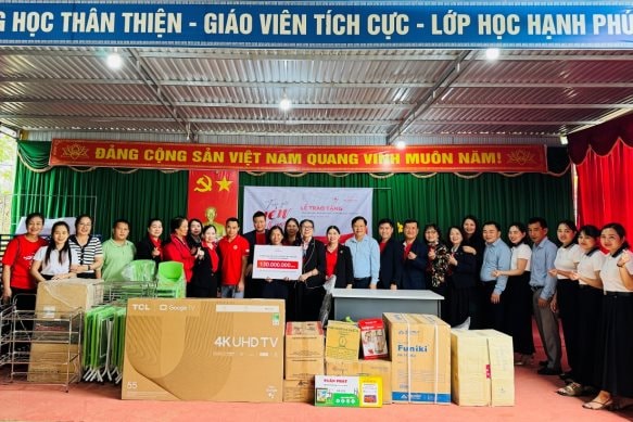 Prudential hỗ trợ Trường Mầm non Mai Sơn, xã Nhôn Mai khắc phục bão lũ