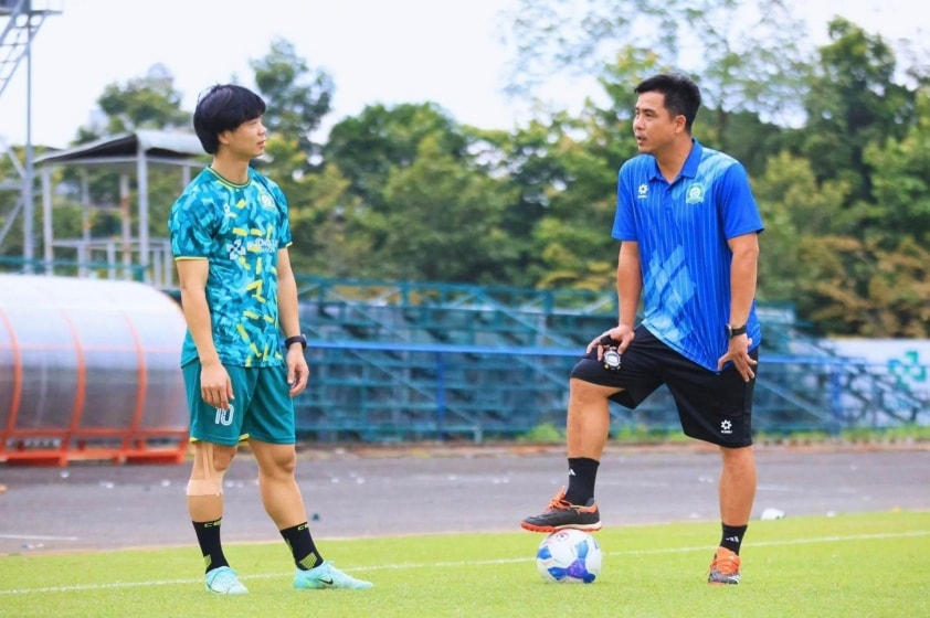 HLV Việt Thắng báo tin: Công Phượng chưa thể trở lại