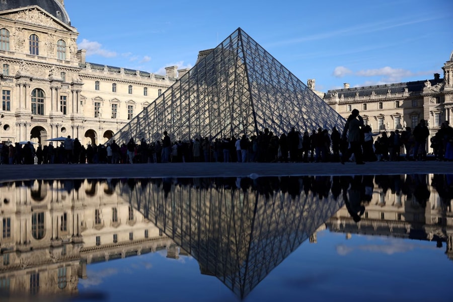 Vụ trộm ở Louvre là 'tác phẩm của tội phạm vặt', không phải tội phạm có tổ chức