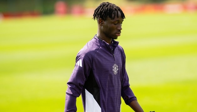 Man United đón Sekou Kone trở lại, át chủ bài cho Amorim