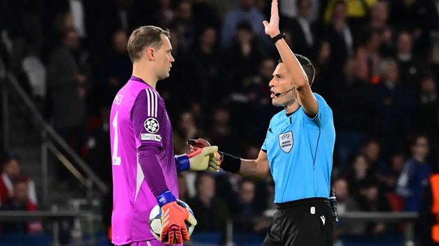Neuer chỉ trích trọng tài vụ thẻ đỏ Luis Diaz Bayern 2-1 PSG