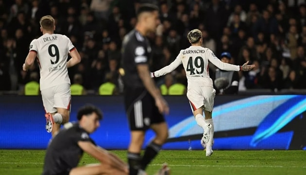 Chelsea hòa 2-2 Qarabag: xoay tua của Maresca phản tác dụng