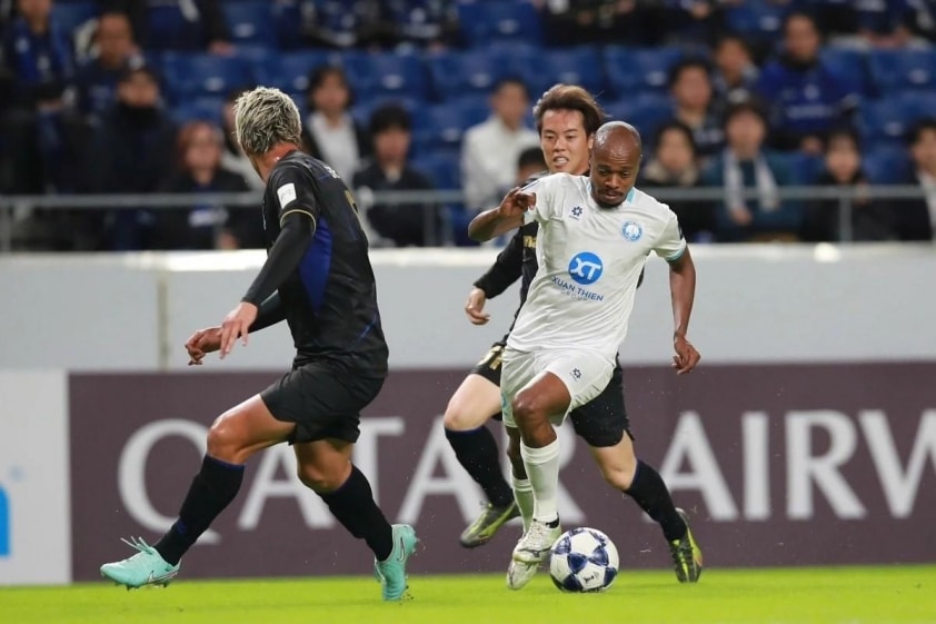 Nam Định thua Gamba Osaka 0-1 trên sân Thiên Trường