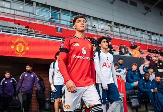 Shea Lacey tỏa sáng, Man United tính lại kế hoạch mùa đông