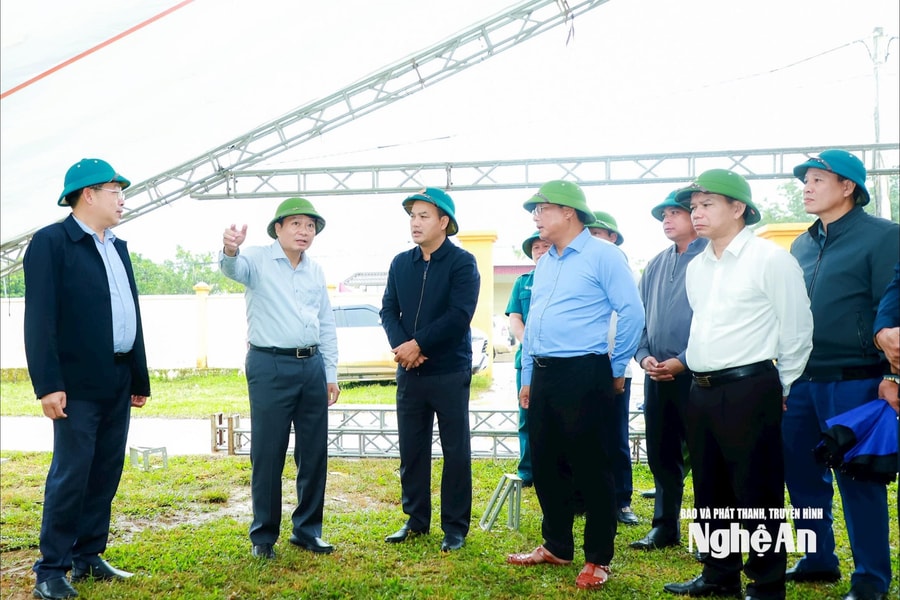 Chủ tịch UBND tỉnh Lê Hồng Vinh kiểm tra, chỉ đạo khắc phục hậu quả thiên tai và công tác chuẩn bị khởi công Trường liên cấp vùng biên