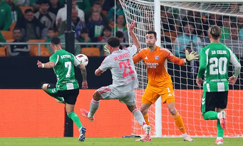 Antony bùng nổ, Real Betis thắng Mallorca 3-0 và Lyon 2-0